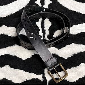 Jessica Simpson Boho Black Leather Laser Cut Floral Design Brass Hardware Belt